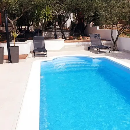 House Oliva With Private Pool And Large Garden Casa de Férias *