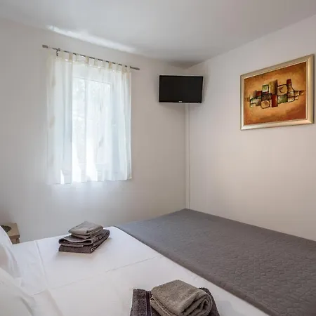 House Oliva With Private Pool And Large Garden * Stari Grad (Hvar)